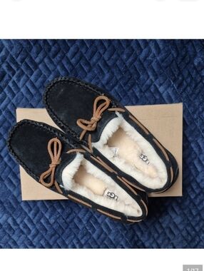 UGG Dakota Black Suede Slippers Size 9, New With Tags